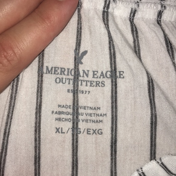 NWOT Striped off-the-shoulder blouse - Picture 2 of 2